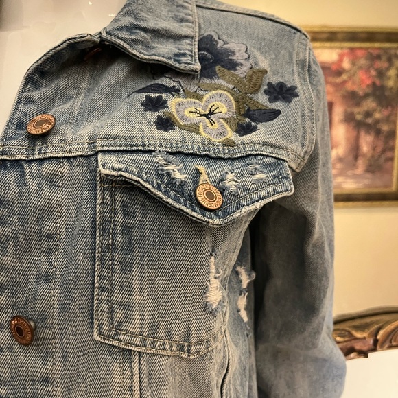 Forever 21 jean jacket - Picture 2 of 6